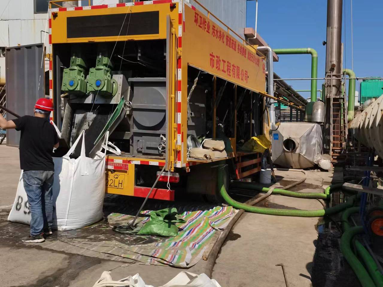 庐江淤泥压干处理